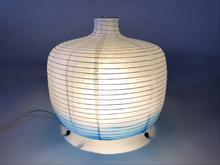 Printing vase shaped with metal feet paper table lamp